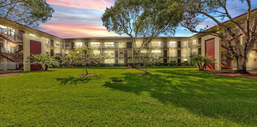 Condominio en Pembroke Pines, Florida, 1 dormitorio  № 1443569
