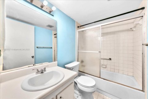 Condominio en venta en Pembroke Pines, Florida, 1 dormitorio, 63.64 m2 № 1443569 - foto 15