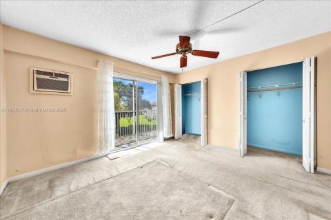 Condominio en venta en Pembroke Pines, Florida, 1 dormitorio, 63.64 m2 № 1443569 - foto 18