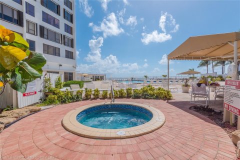 Copropriété à louer à Hollywood, Floride: 1 chambre, 73.39 m2 № 2183301 - photo 5