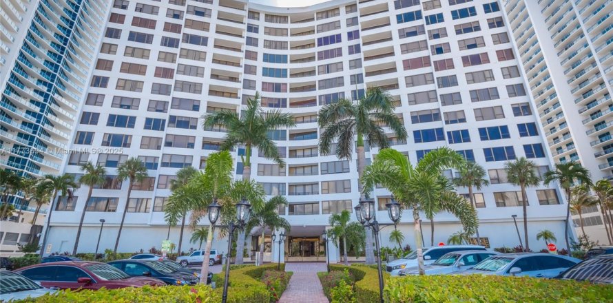 Condo à Hollywood, Floride, 1 chambre  № 2183301