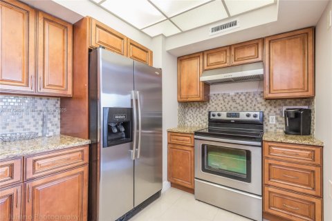 Copropriété à louer à Hollywood, Floride: 1 chambre, 73.39 m2 № 2183301 - photo 28