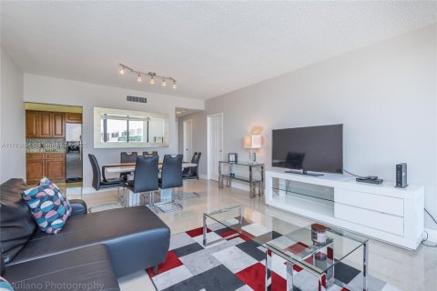 Copropriété à louer à Hollywood, Floride: 1 chambre, 73.39 m2 № 2183301 - photo 23