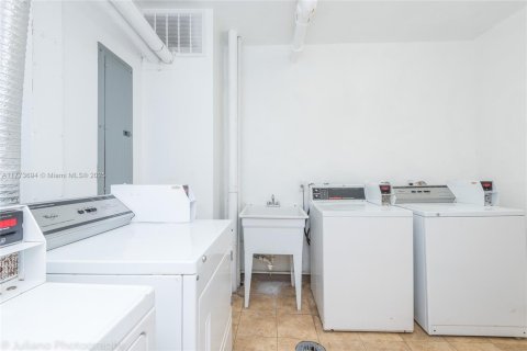 Copropriété à louer à Hollywood, Floride: 1 chambre, 73.39 m2 № 2183301 - photo 30