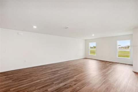 House in Weeki Wachee, Florida 4 bedrooms, 212.37 sq.m. № 2207361 - photo 14