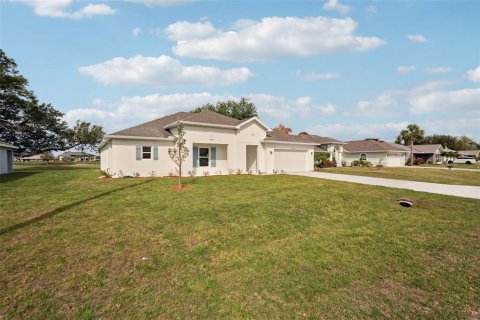 House in Weeki Wachee, Florida 4 bedrooms, 212.37 sq.m. № 2207361 - photo 6