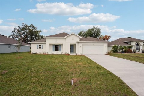 House in Weeki Wachee, Florida 4 bedrooms, 212.37 sq.m. № 2207361 - photo 5