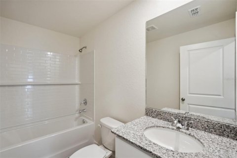House in Weeki Wachee, Florida 4 bedrooms, 212.37 sq.m. № 2207361 - photo 29
