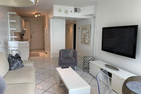 Condo in Miami Beach, Florida, 1 bedroom  № 1968290 - photo 6