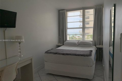 Condo in Miami Beach, Florida, 1 bedroom  № 1968290 - photo 10