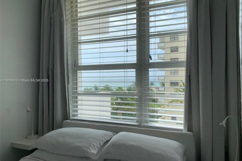 Condo in Miami Beach, Florida, 1 bedroom  № 1968290 - photo 9