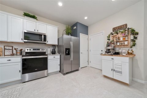 Condo in Davenport, Florida, 3 bedrooms  № 1912890 - photo 9