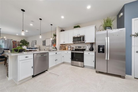 Condo in Davenport, Florida, 3 bedrooms  № 1912890 - photo 8