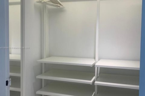 Copropriété à louer à Miami Beach, Floride: 67.45 m2 № 1964804 - photo 12