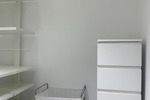 Copropriété à louer à Miami Beach, Floride: 67.45 m2 № 1964804 - photo 13
