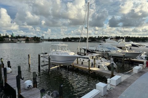 Condo in Miami Beach, Florida  № 1964804 - photo 29