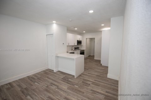 Immobilier commercial à vendre à Miami, Floride: 171.87 m2 № 2170528 - photo 15