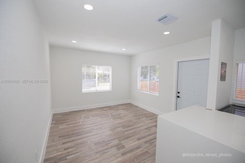 Immobilier commercial à vendre à Miami, Floride: 171.87 m2 № 2170528 - photo 24