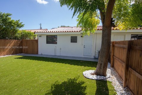 Immobilier commercial à vendre à Miami, Floride: 171.87 m2 № 2170528 - photo 3