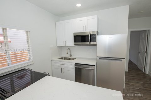 Immobilier commercial à vendre à Miami, Floride: 171.87 m2 № 2170528 - photo 28