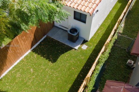 Immobilier commercial à Miami, Floride 171.87 m2 № 2170528