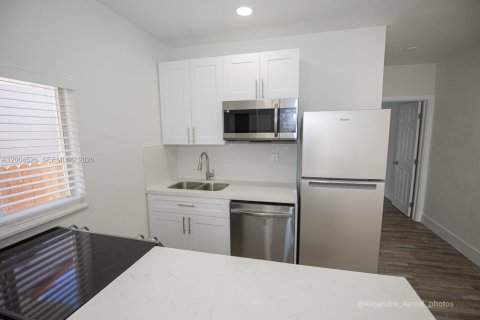 Immobilier commercial à vendre à Miami, Floride: 171.87 m2 № 2170528 - photo 22