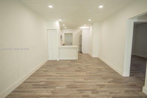 Immobilier commercial à vendre à Miami, Floride: 171.87 m2 № 2170528 - photo 13