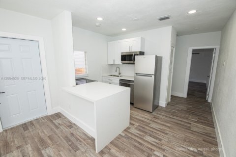 Immobilier commercial à vendre à Miami, Floride: 171.87 m2 № 2170528 - photo 23