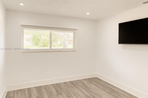 Villa ou maison à louer à Cutler Bay, Floride: 3 chambres, 117.43 m2 № 1984278 - photo 6