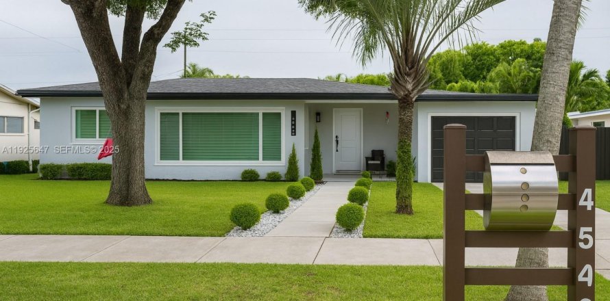 Villa ou maison à Cutler Bay, Floride 3 chambres, 117.43 m2 № 1984278