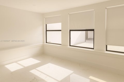 Villa ou maison à louer à Cutler Bay, Floride: 3 chambres, 117.43 m2 № 1984278 - photo 5