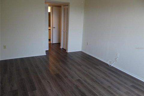 Снять в аренду кондоминиум в Клируотер, Флорида 3 комнаты, 68.75м2, № 1824749 - фото 11