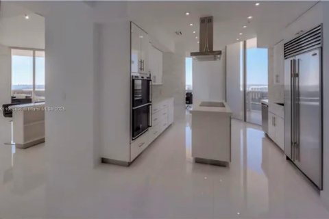 Condo in Sunny Isles Beach, Florida, 3 bedrooms  № 1954463 - photo 12