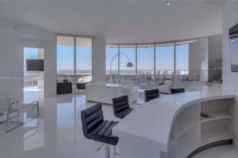 Condo in Sunny Isles Beach, Florida, 3 bedrooms  № 1954463 - photo 7