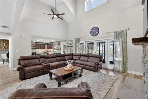 Casa en venta en Oxford, Florida, 4 dormitorios, 315.4 m2 № 2098599 - foto 22