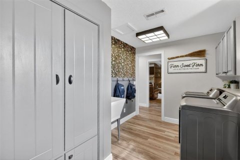 Casa en venta en Oxford, Florida, 4 dormitorios, 315.4 m2 № 2098599 - foto 30