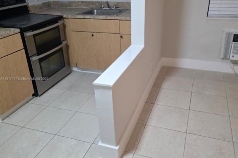 Villa ou maison à louer à Oakland Park, Floride: 1 chambre, 69.68 m2 № 1973487 - photo 6