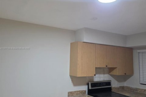 Villa ou maison à louer à Oakland Park, Floride: 1 chambre, 69.68 m2 № 1973487 - photo 5