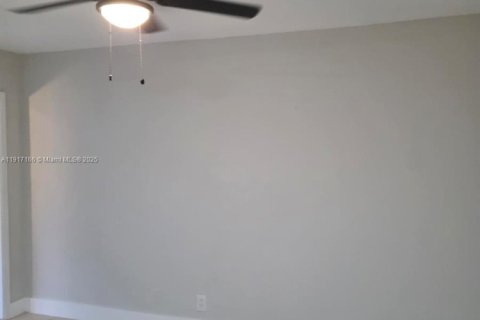 Villa ou maison à louer à Oakland Park, Floride: 1 chambre, 69.68 m2 № 1973487 - photo 8