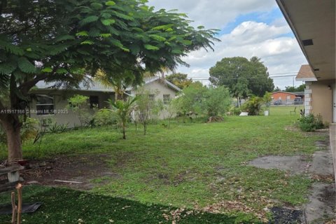 Villa ou maison à louer à Oakland Park, Floride: 1 chambre, 69.68 m2 № 1973487 - photo 3