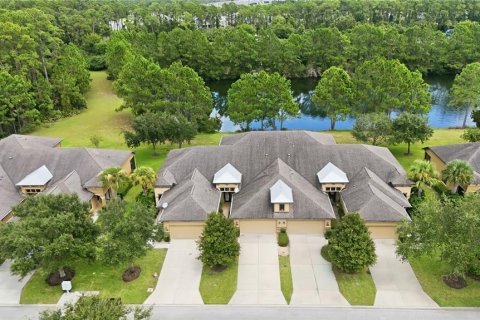 House in Ormond Beach, Florida 2 bedrooms, 127.74 sq.m. № 2329254 - photo 2
