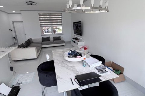 Adosado en alquiler en Pembroke Pines, Florida, 3 dormitorios, 140.75 m2 № 2026560 - foto 13