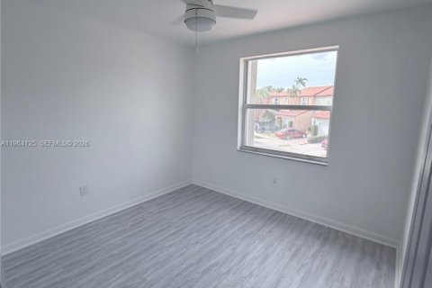 Adosado en alquiler en Pembroke Pines, Florida, 3 dormitorios, 140.75 m2 № 2026560 - foto 22
