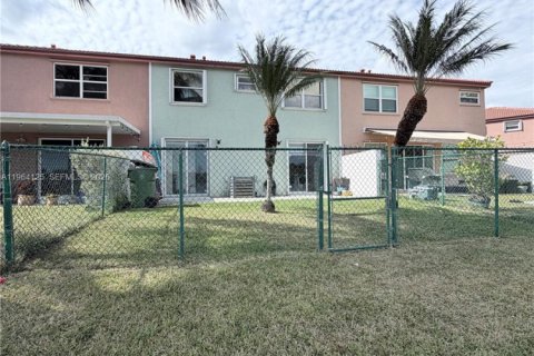 Adosado en alquiler en Pembroke Pines, Florida, 3 dormitorios, 140.75 m2 № 2026560 - foto 4