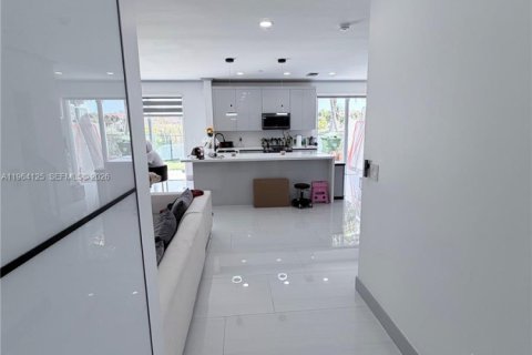 Adosado en alquiler en Pembroke Pines, Florida, 3 dormitorios, 140.75 m2 № 2026560 - foto 8