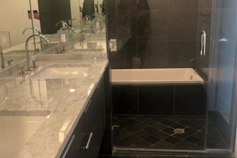 Copropriété à vendre à Miami, Floride: 1 chambre, 87.14 m2 № 2240493 - photo 10