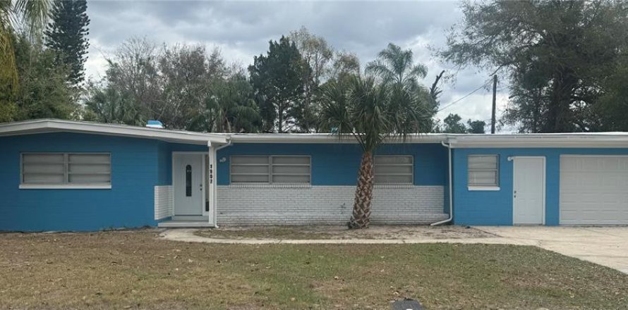 House in Orlando, Florida 4 bedrooms, 164.81 sq.m. № 1569802