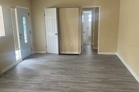 House in Orlando, Florida 4 bedrooms, 164.81 sq.m. № 1569802 - photo 2