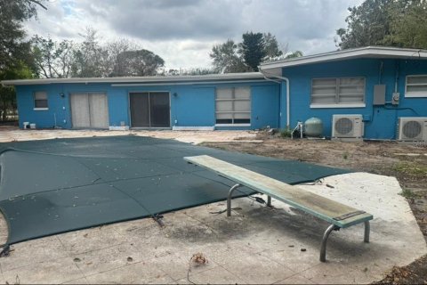 House in Orlando, Florida 4 bedrooms, 164.81 sq.m. № 1569802 - photo 14