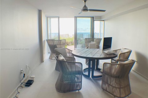 Condo in Sunny Isles Beach, Florida  № 1861059 - photo 11